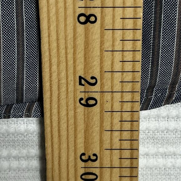 Hart Shaffner Marx Button Up Shirt Men's M Gray Striped 100% Cotton - Picture 6 of 12